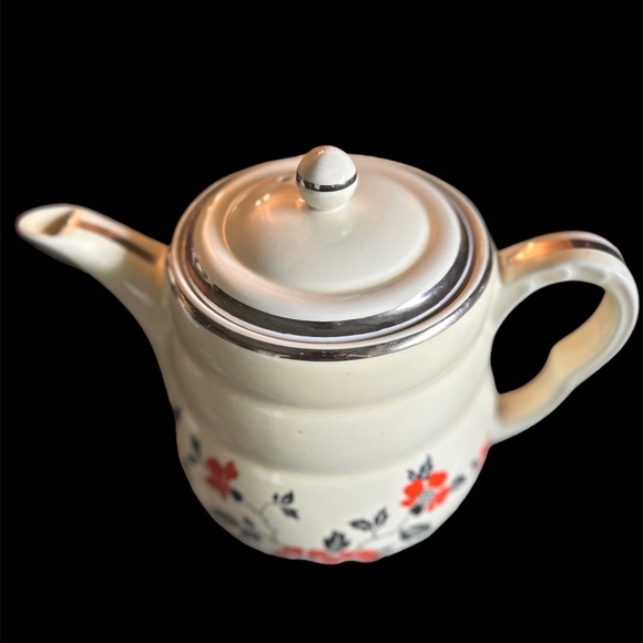 CeramicTea Pot Hall's Superior Quality Kitchenware 10" x 9" x 7" - Picture 2 of 5